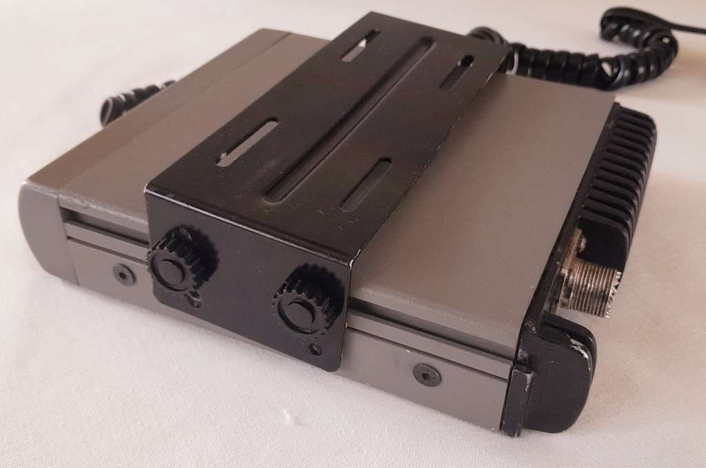 QD Electronics BANTAM MX Mid band 66-88MHz 80 channel base station Radio